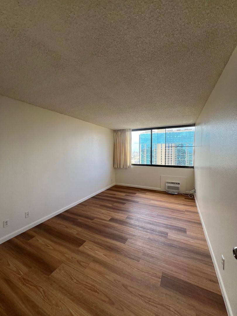 Apartment for rent at 1255 Nuuanu Ave, Honolulu, HI 96817