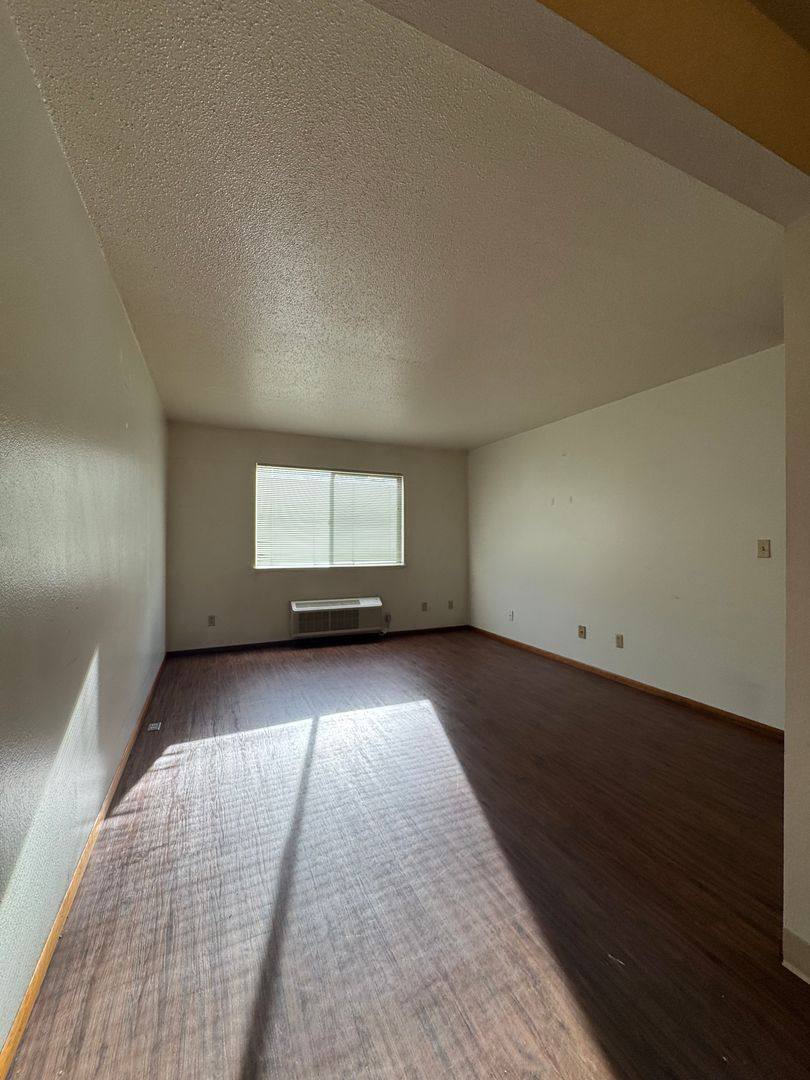 Apartment for rent at 1500 Glen Dr, Ellensburg, WA 98926