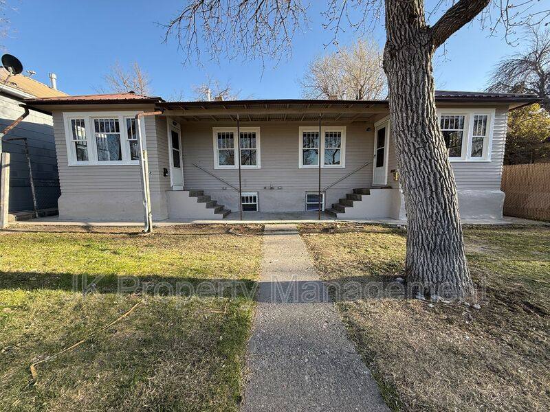 Apartment for rent at 1018 8th Ave S #B, Great Falls, MT 59405