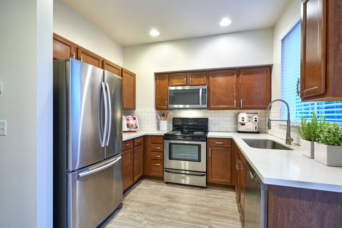 Townhouse for rent at 965 Aberdeen Ave NE, Renton, WA 98056