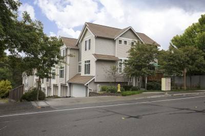 Townhouse for rent at 965 Aberdeen Ave NE, Renton, WA 98056
