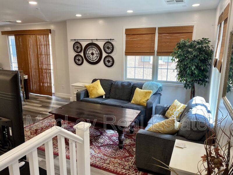 Townhouse for rent at 2631 S Key Biscayne Dr, Gilbert, AZ 85295