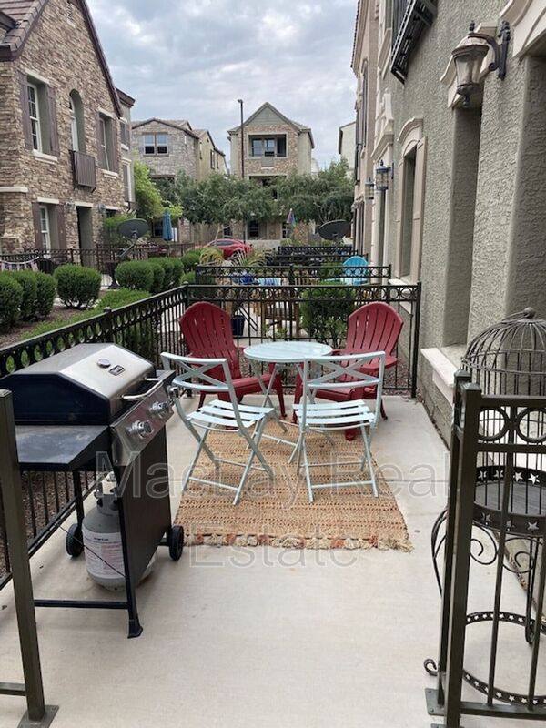 Townhouse for rent at 2631 S Key Biscayne Dr, Gilbert, AZ 85295