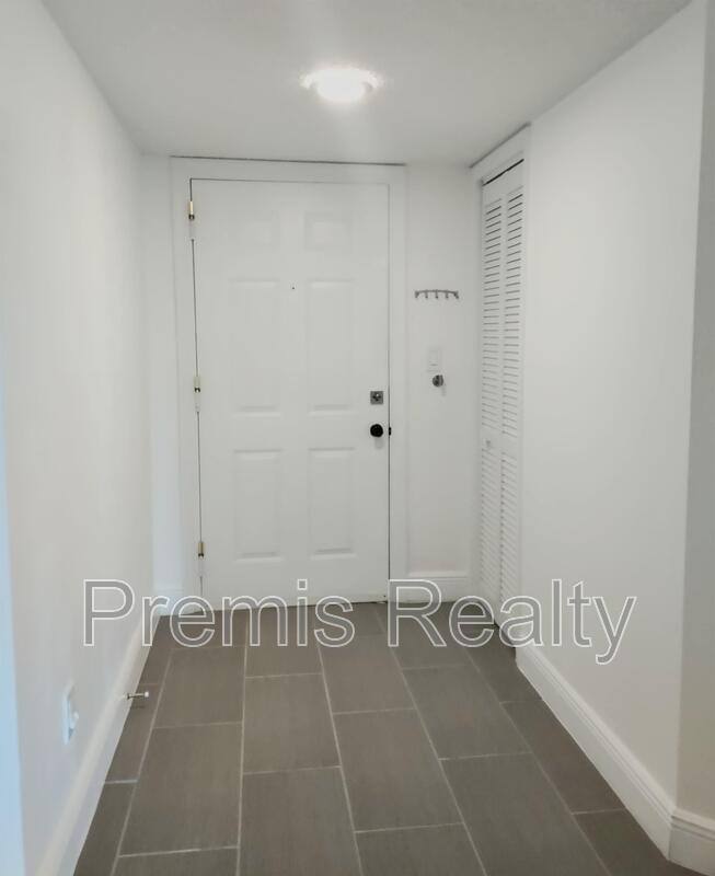 Condo for rent at 14820 Rue De Bayonne #1, Clearwater, FL 33762