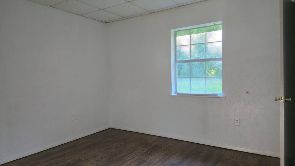 Apartment for rent at 1306 Bonham St, Paris, TX 75460