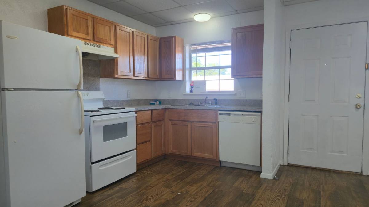 Apartment for rent at 1306 Bonham St, Paris, TX 75460