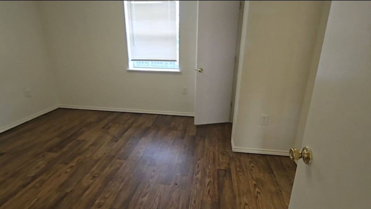 Apartment for rent at 1306 Bonham St, Paris, TX 75460