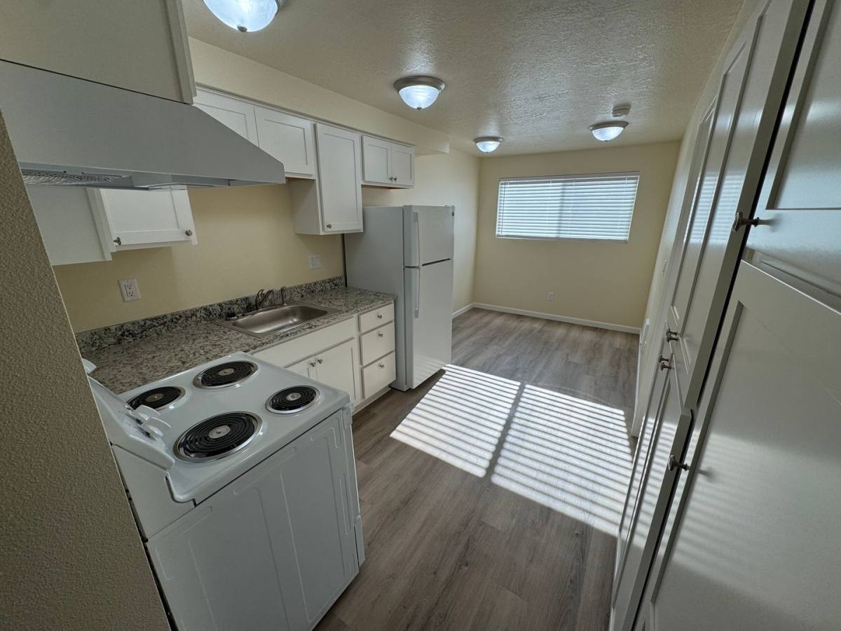 Apartment for rent at 2215 Elm St SW, Albany, OR 97321