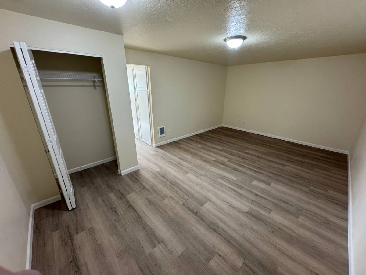 Apartment for rent at 2215 Elm St SW, Albany, OR 97321