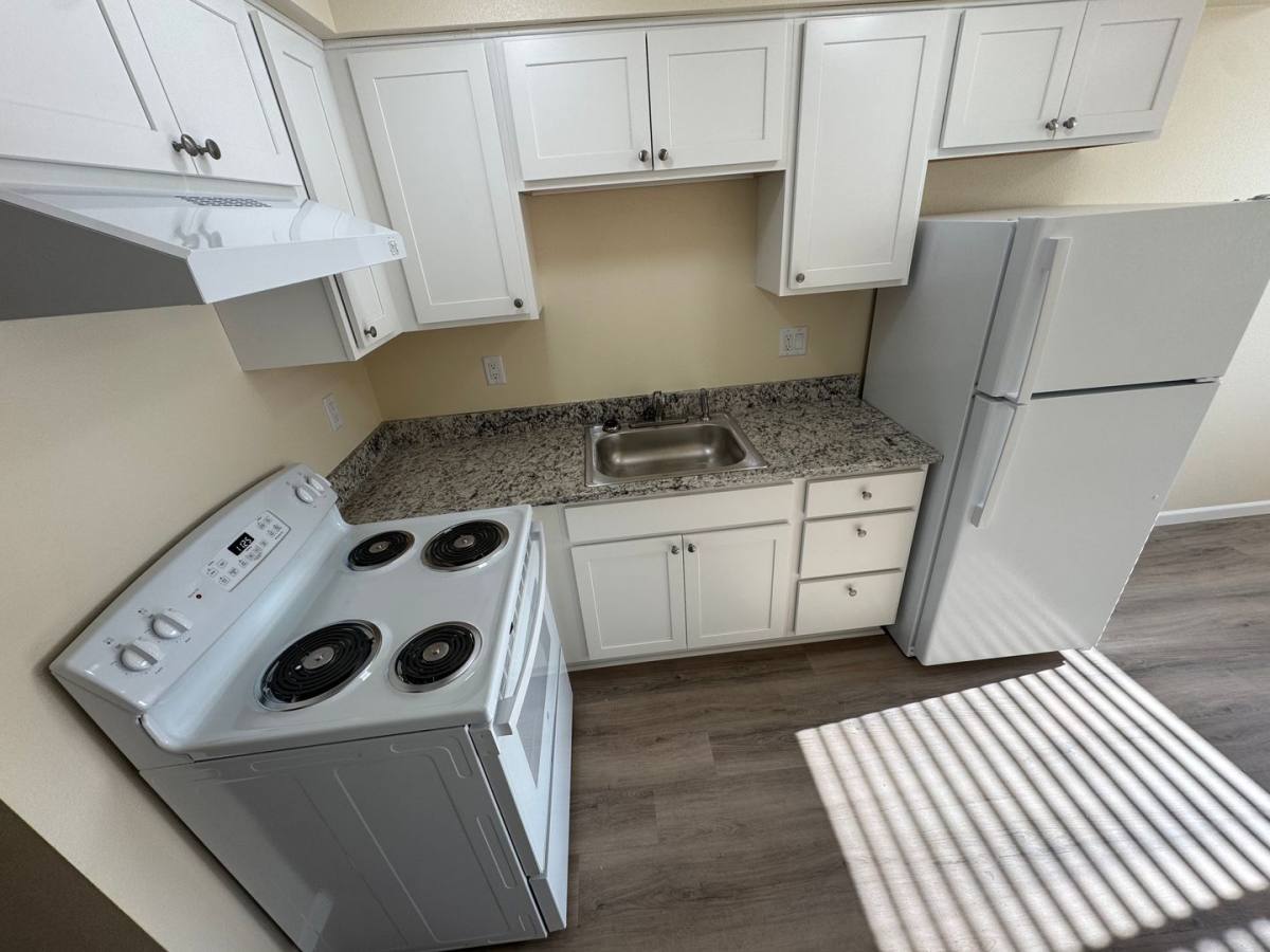 Apartment for rent at 2215 Elm St SW, Albany, OR 97321