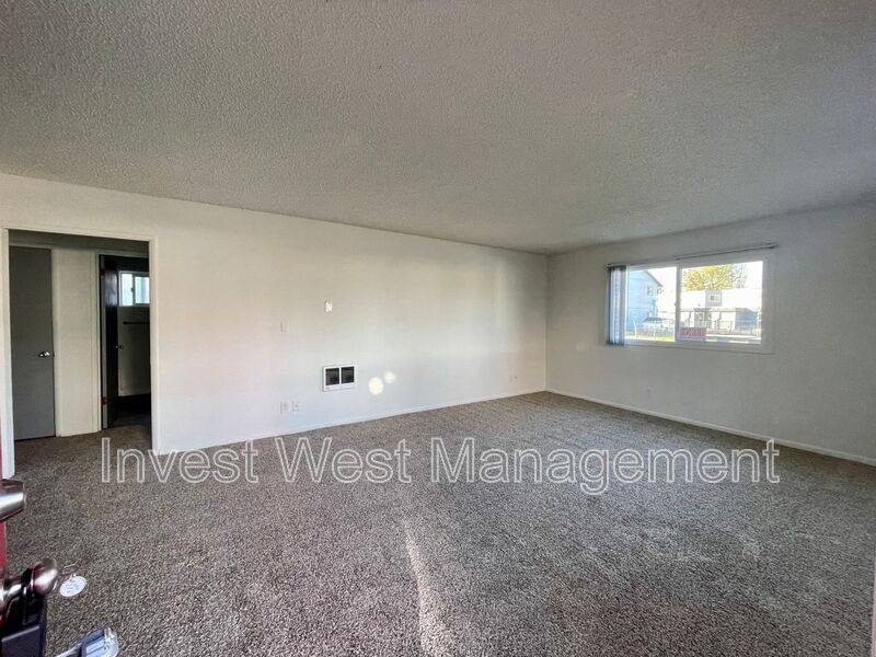 Apartment for rent at 1940 33 Ave #7, Longview, WA 98632