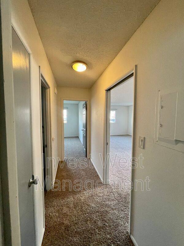 Apartment for rent at 1940 33 Ave #7, Longview, WA 98632