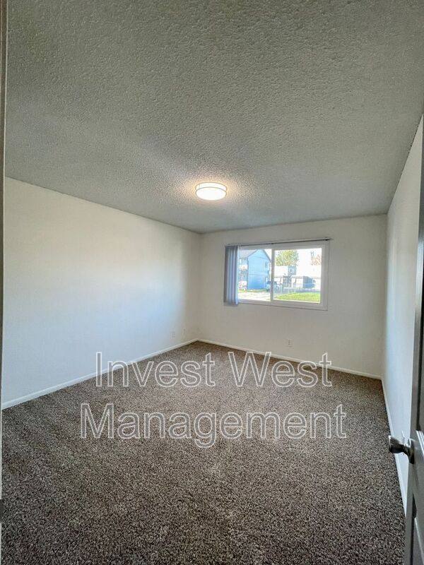 Apartment for rent at 1940 33 Ave #7, Longview, WA 98632