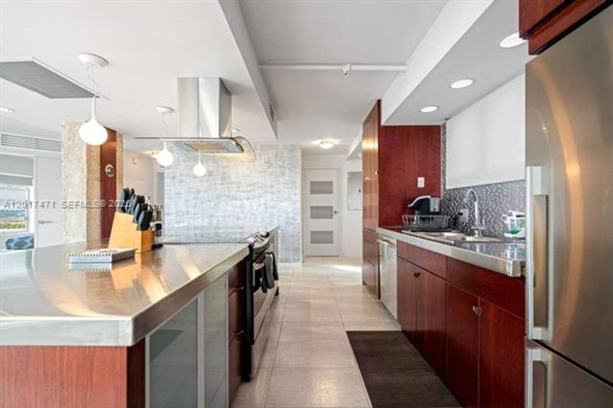 Apartment for rent at 1881 Washington Ave, Miami Beach, FL 33139