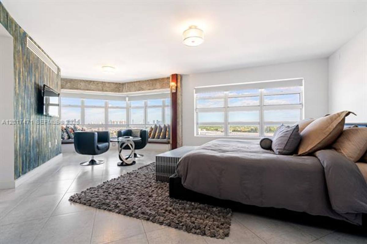 Apartment for rent at 1881 Washington Ave, Miami Beach, FL 33139