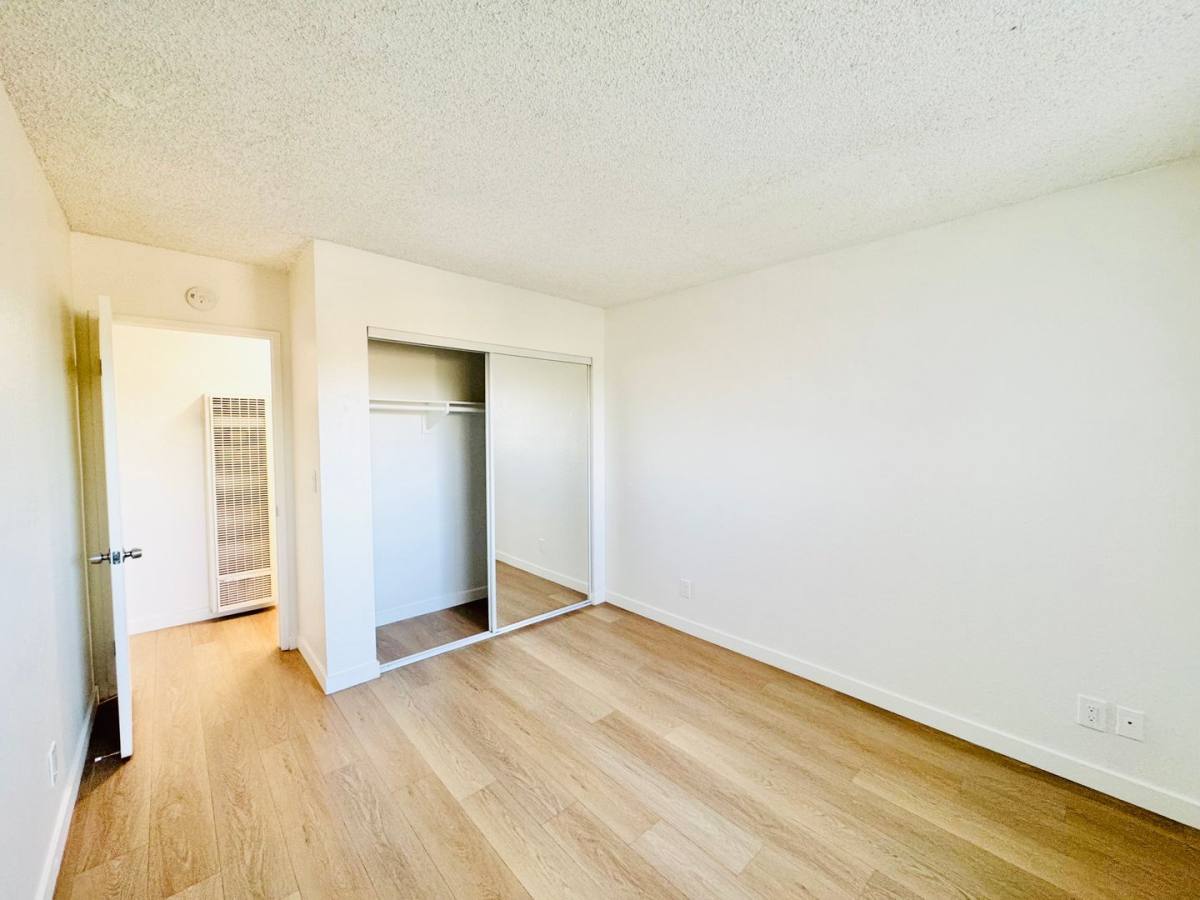 Apartment for rent at 6952 Westpark Place, Westminster, CA 92683