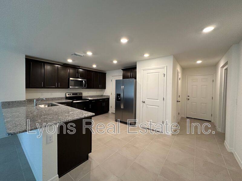 Townhouse for rent at 15020 Caspian Tern Court #103, North Fort Myers, FL 33917