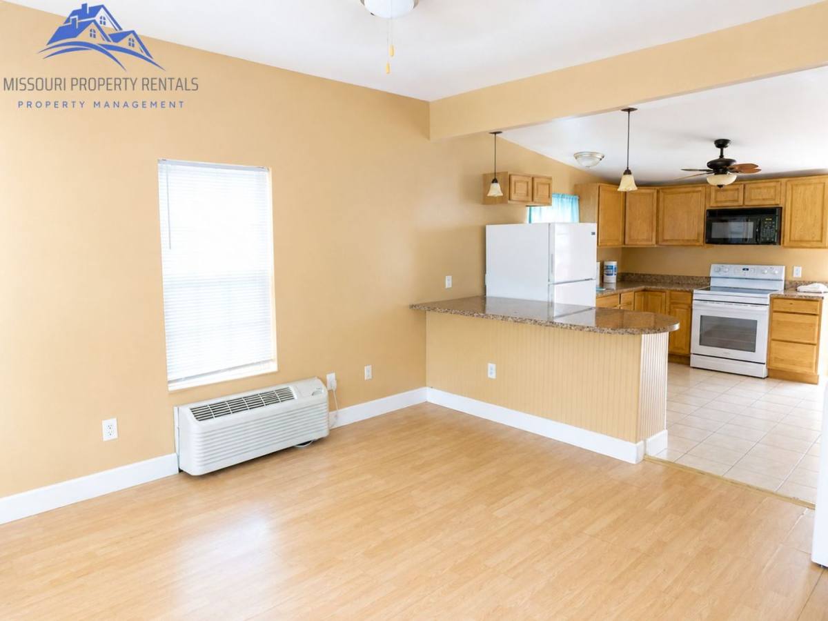 House for rent at 418 W Maddux, Branson, MO 65616