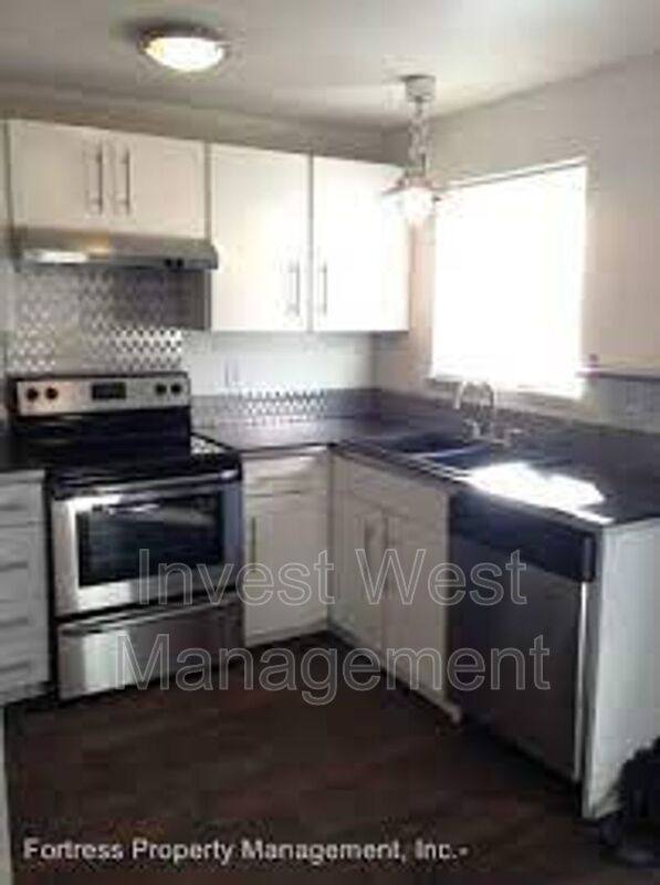 Townhouse for rent at 9031 N St Louis Ave, Portland, OR 97203