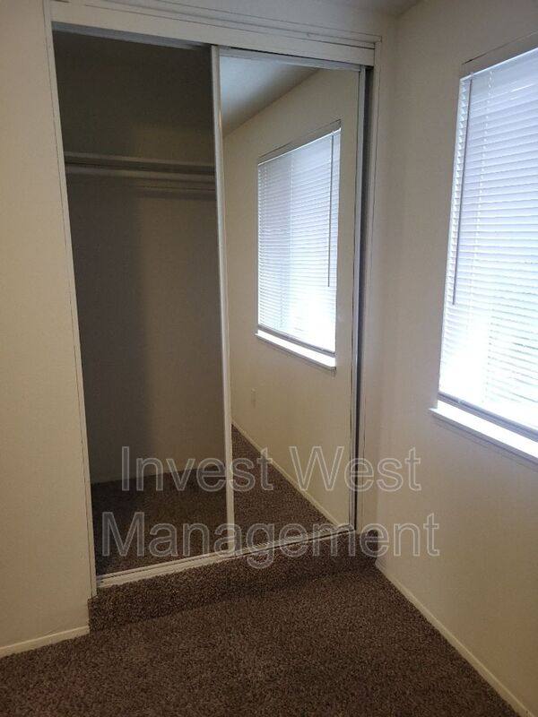 Townhouse for rent at 9031 N St Louis Ave, Portland, OR 97203