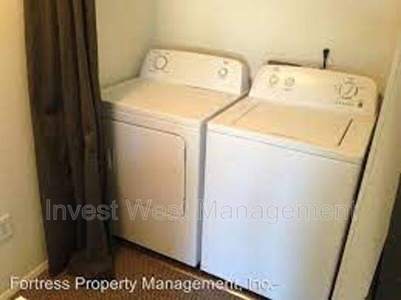 Townhouse for rent at 9031 N St Louis Ave, Portland, OR 97203