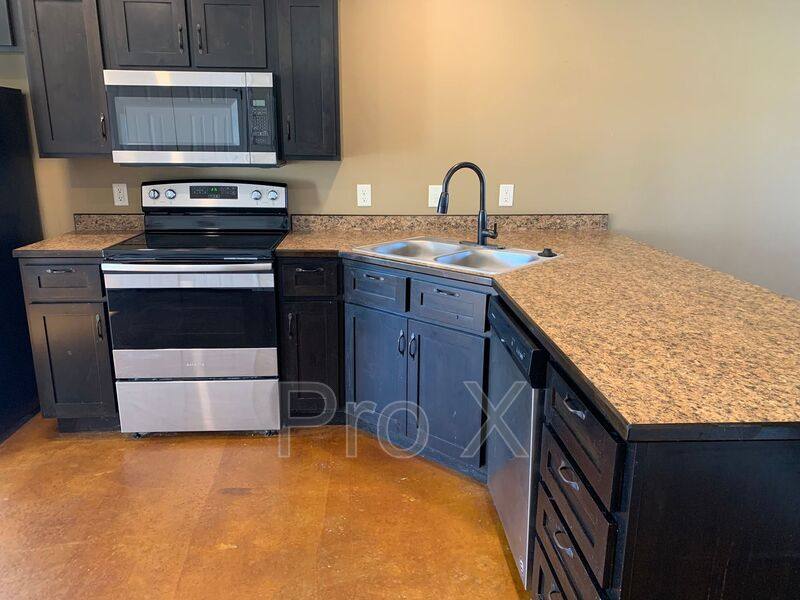 Townhouse for rent at 612 Easton Dr #B, Webb City, MO 64870