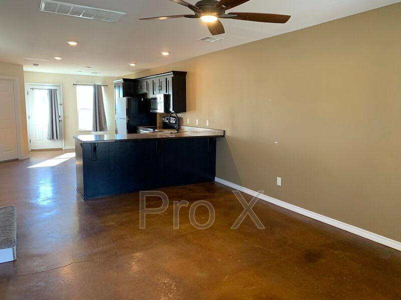 Townhouse for rent at 612 Easton Dr #B, Webb City, MO 64870