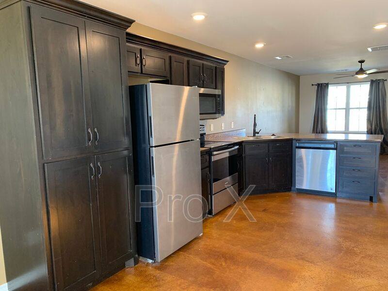 Townhouse for rent at 612 Easton Dr #B, Webb City, MO 64870