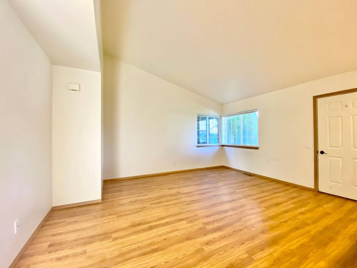 Apartment for rent at 809 811 Jamie Dr, Selah, WA 98942