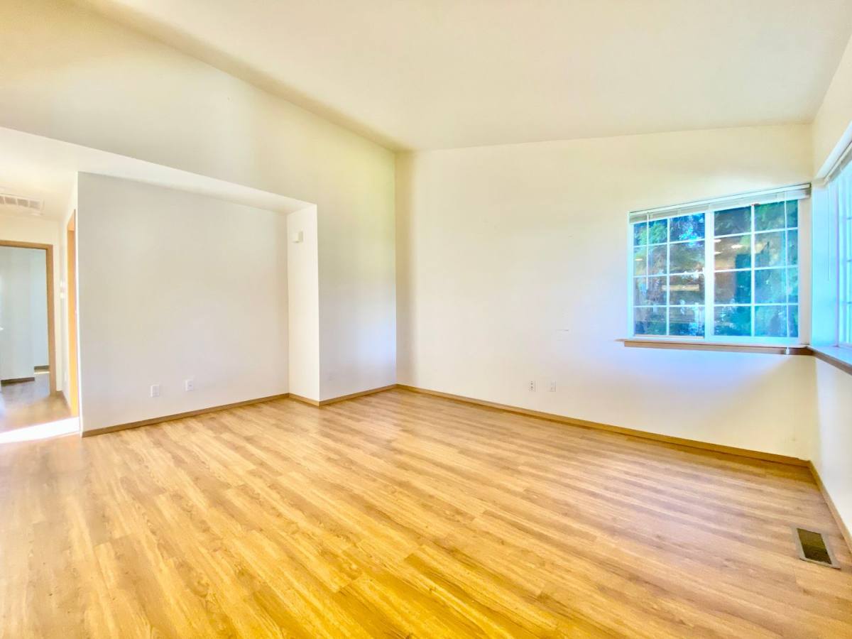 Apartment for rent at 809 811 Jamie Dr, Selah, WA 98942