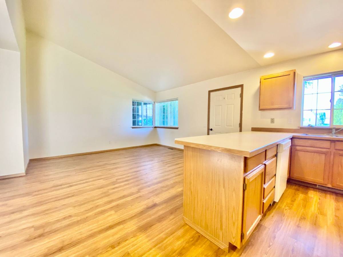 Apartment for rent at 809 811 Jamie Dr, Selah, WA 98942