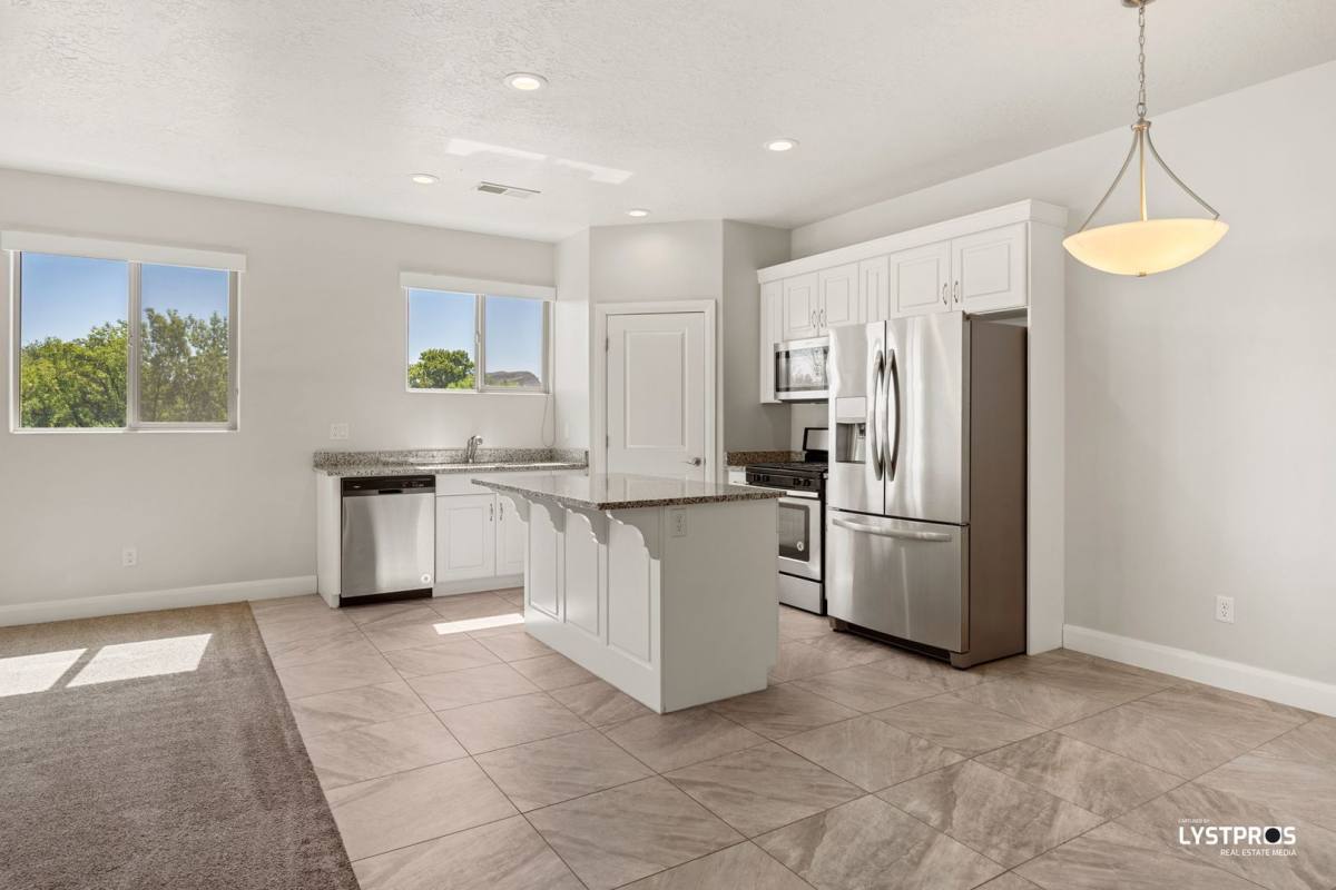 Townhouse for rent at 355 W 200 S #115, Washington, UT 84780