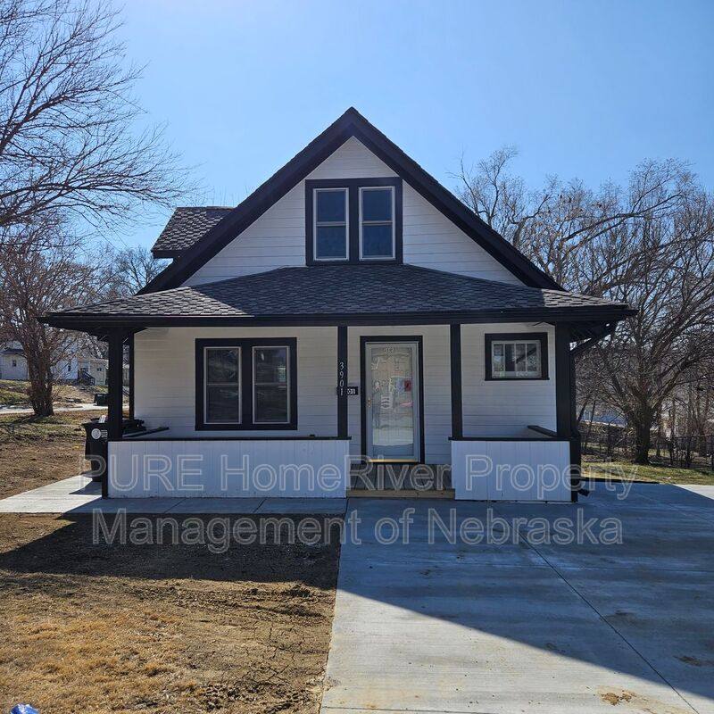 House for rent at 3901 Curtis Ave, Omaha, NE 68111