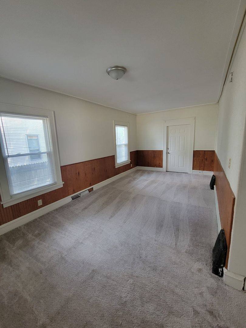 Apartment for rent at 804 S Morris Ave, Bloomington, IL 61701