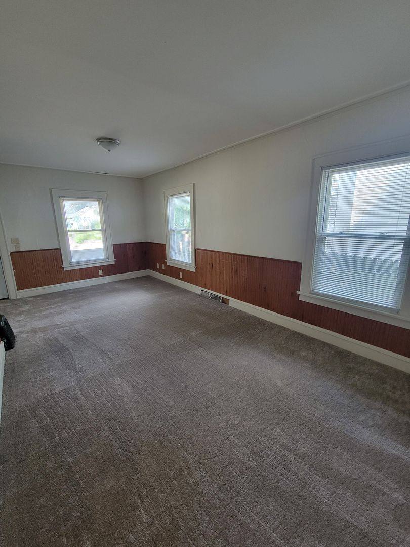 Apartment for rent at 804 S Morris Ave, Bloomington, IL 61701