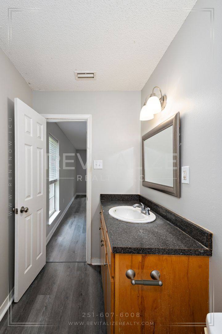 House for rent at 1806 Gill Rd, Mobile, AL 36605