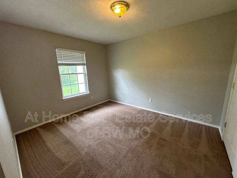 Apartment for rent at 427B Birchwood, Rogersville, MO 65742