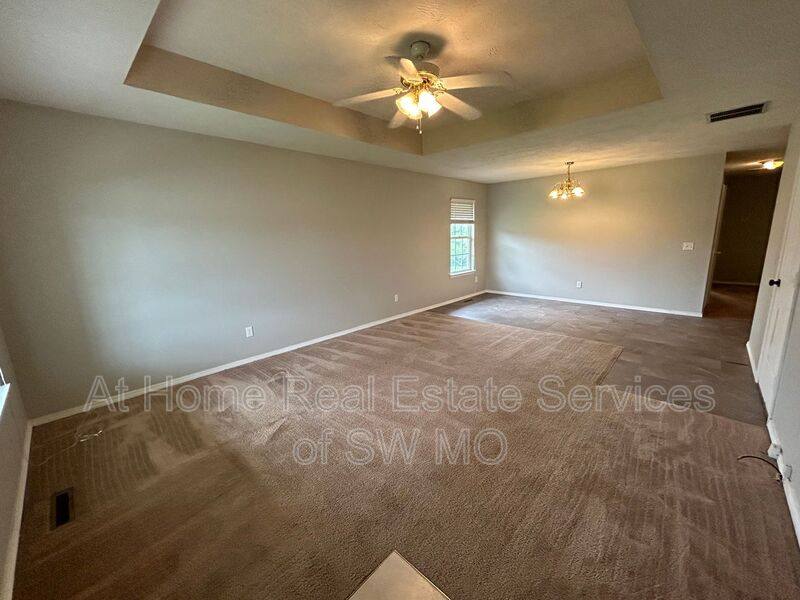 Apartment for rent at 427B Birchwood, Rogersville, MO 65742