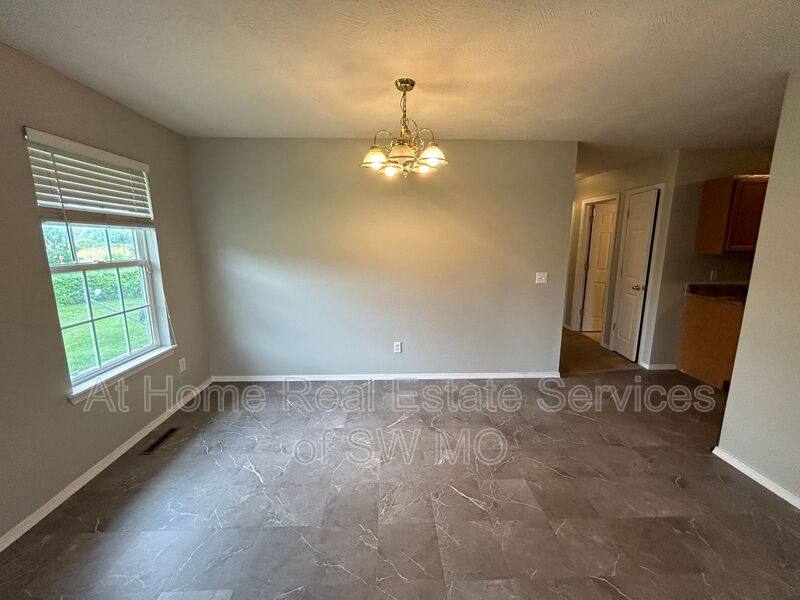 Apartment for rent at 427B Birchwood, Rogersville, MO 65742