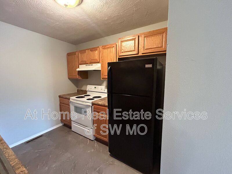 Apartment for rent at 427B Birchwood, Rogersville, MO 65742