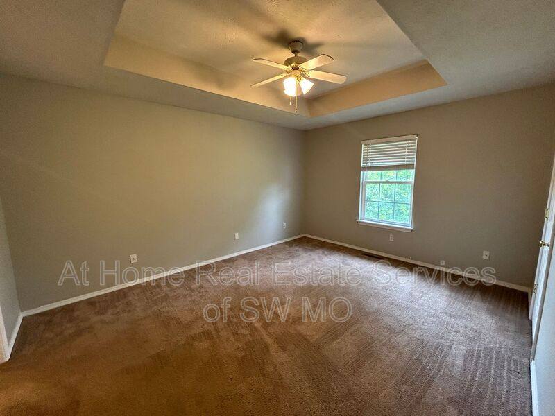 Apartment for rent at 427B Birchwood, Rogersville, MO 65742