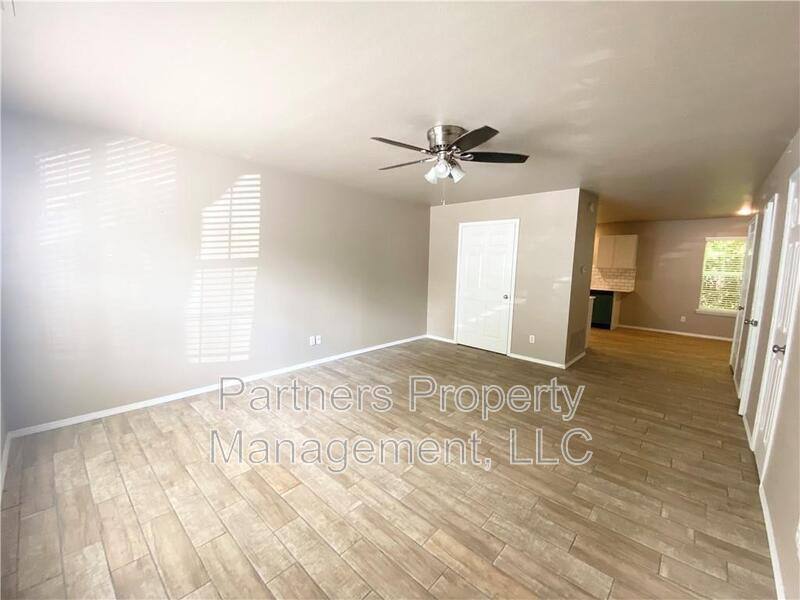 Apartment for rent at 1530 N Addington Ave, Fayetteville, AR 72703