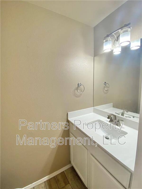 Apartment for rent at 1530 N Addington Ave, Fayetteville, AR 72703