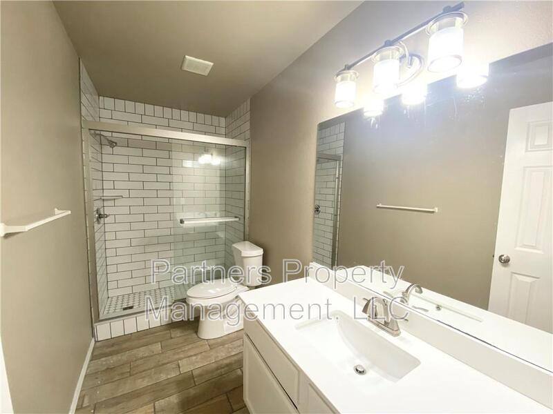 Apartment for rent at 1530 N Addington Ave, Fayetteville, AR 72703