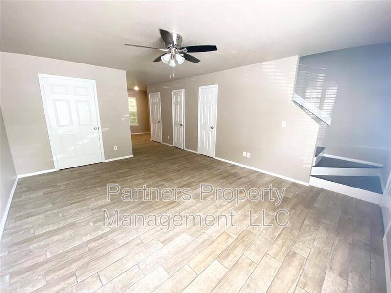 Apartment for rent at 1530 N Addington Ave, Fayetteville, AR 72703