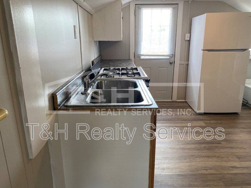 Apartment for rent at 2916 Noble St, Anderson, IN 46016