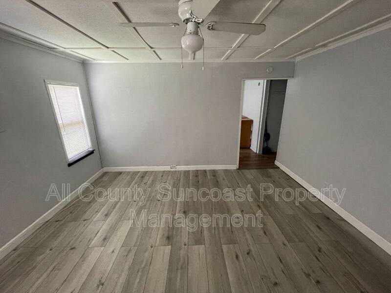 Apartment for rent at 1830 27th Ave N E, Saint Petersburg, FL 33713