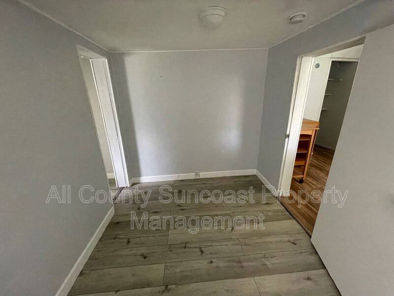 Apartment for rent at 1830 27th Ave N E, Saint Petersburg, FL 33713