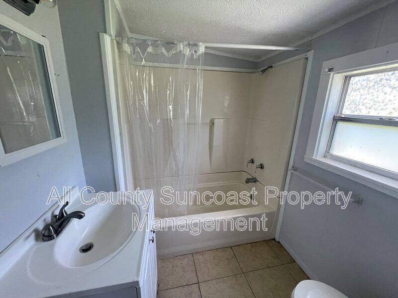 Apartment for rent at 1830 27th Ave N E, Saint Petersburg, FL 33713