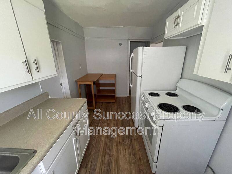 Apartment for rent at 1830 27th Ave N E, Saint Petersburg, FL 33713